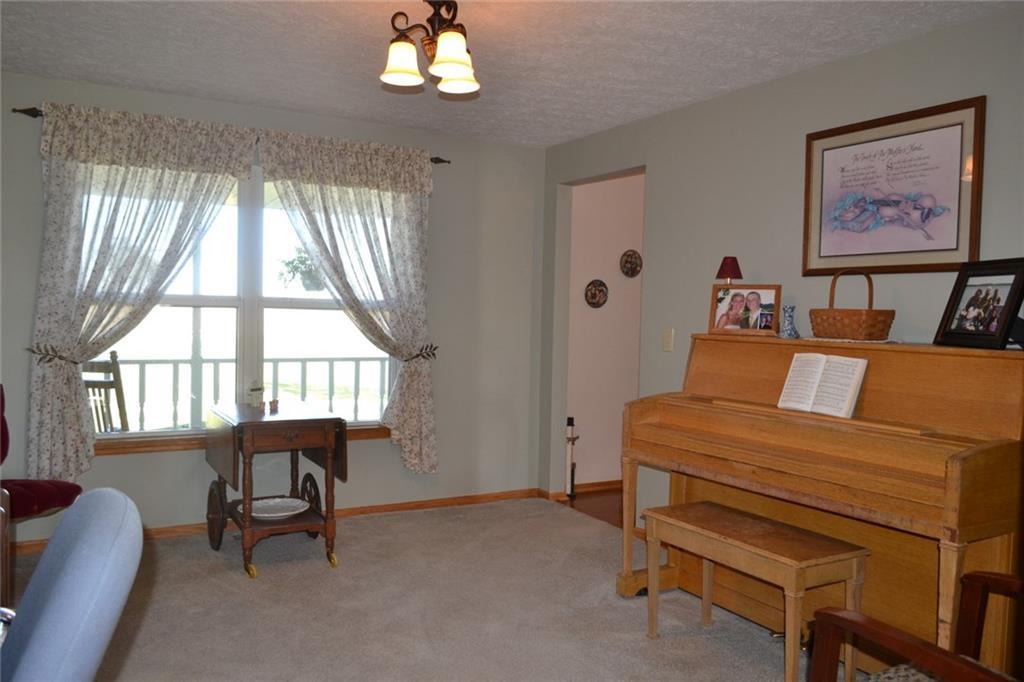 5051 Johnson Road Springfield, OH 45502 - Photo 4 of 29