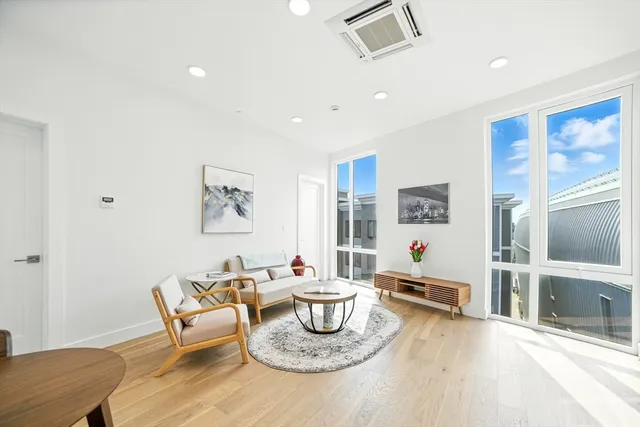 $2,780 | 38 Hichborn Street, Unit 305, Boston, MA 02135