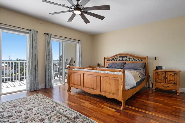 a view of a walk in closet