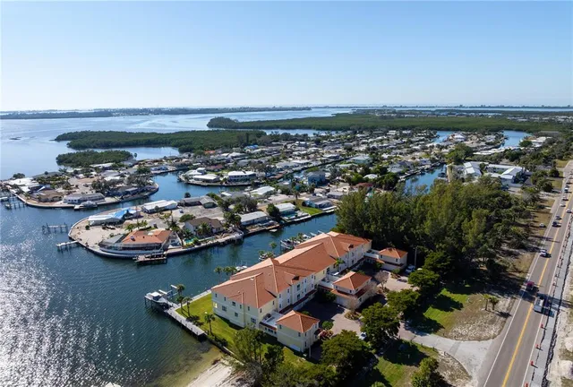 $1,150,000 | 9923 Manatee Avenue West, Bradenton, FL 34209