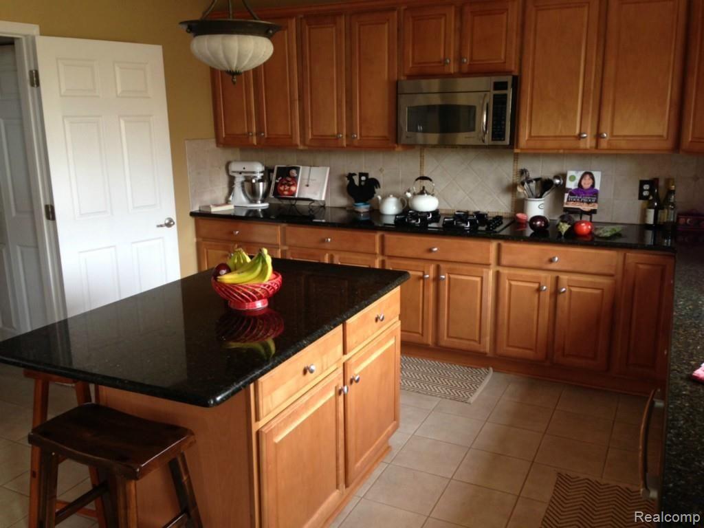 3209 Villanova Circle Rochester, MI 48307 - Photo 3 of 6 photo 3 a.jpg