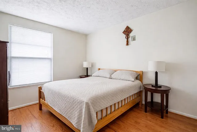 $425,000 | 7467 Lone Star Road, Lorton, VA 22079