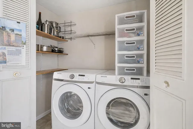 $425,000 | 7467 Lone Star Road, Lorton, VA 22079