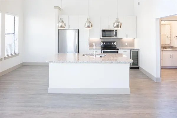 $1,801 | 2103 Moser Avenue, Unit 206, Dallas, TX 75206