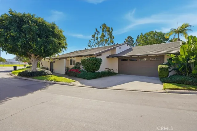 $2,150,000 | 2107 Vista Laredo, Newport Beach, CA 92660
