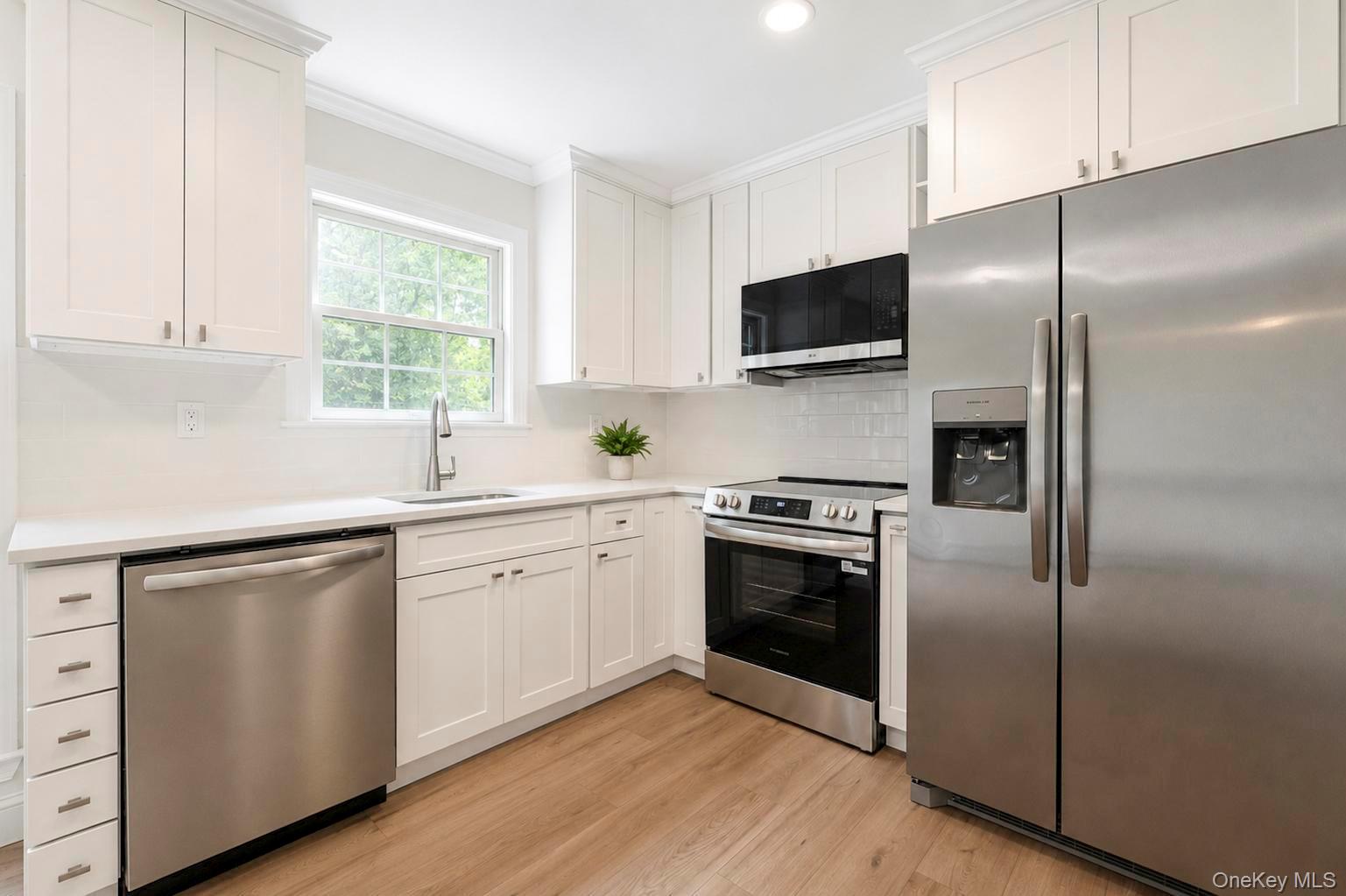 11 Bates Lane Ridge, NY 11961 - Photo 14 of 38 Gallery Image 14