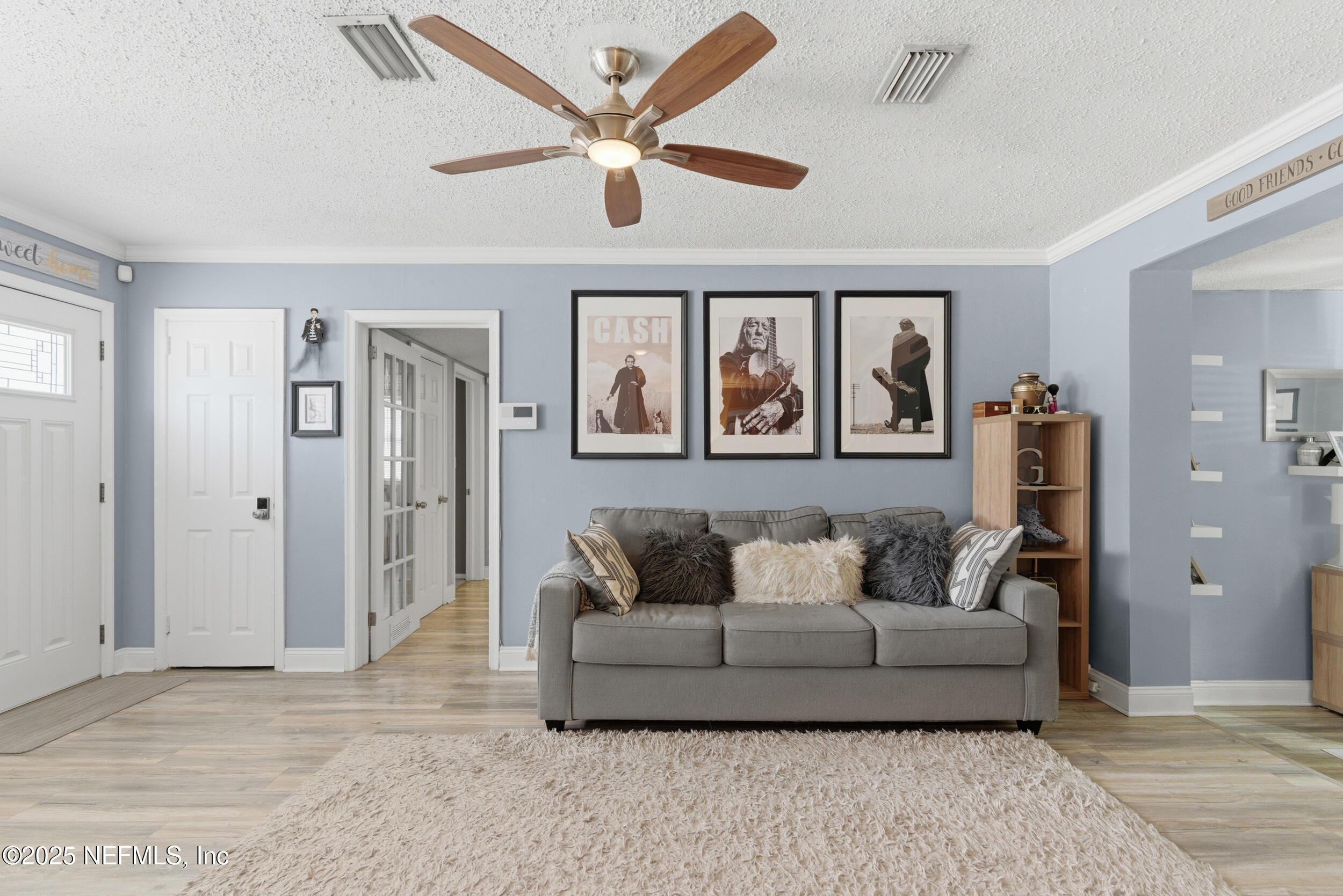1020 Glynlea Road Jacksonville, FL 32216 - Photo 12 of 44 Living room