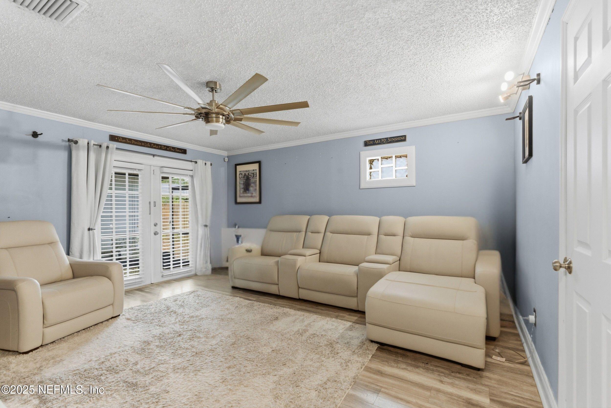 1020 Glynlea Road Jacksonville, FL 32216 - Photo 21 of 44 Family Room