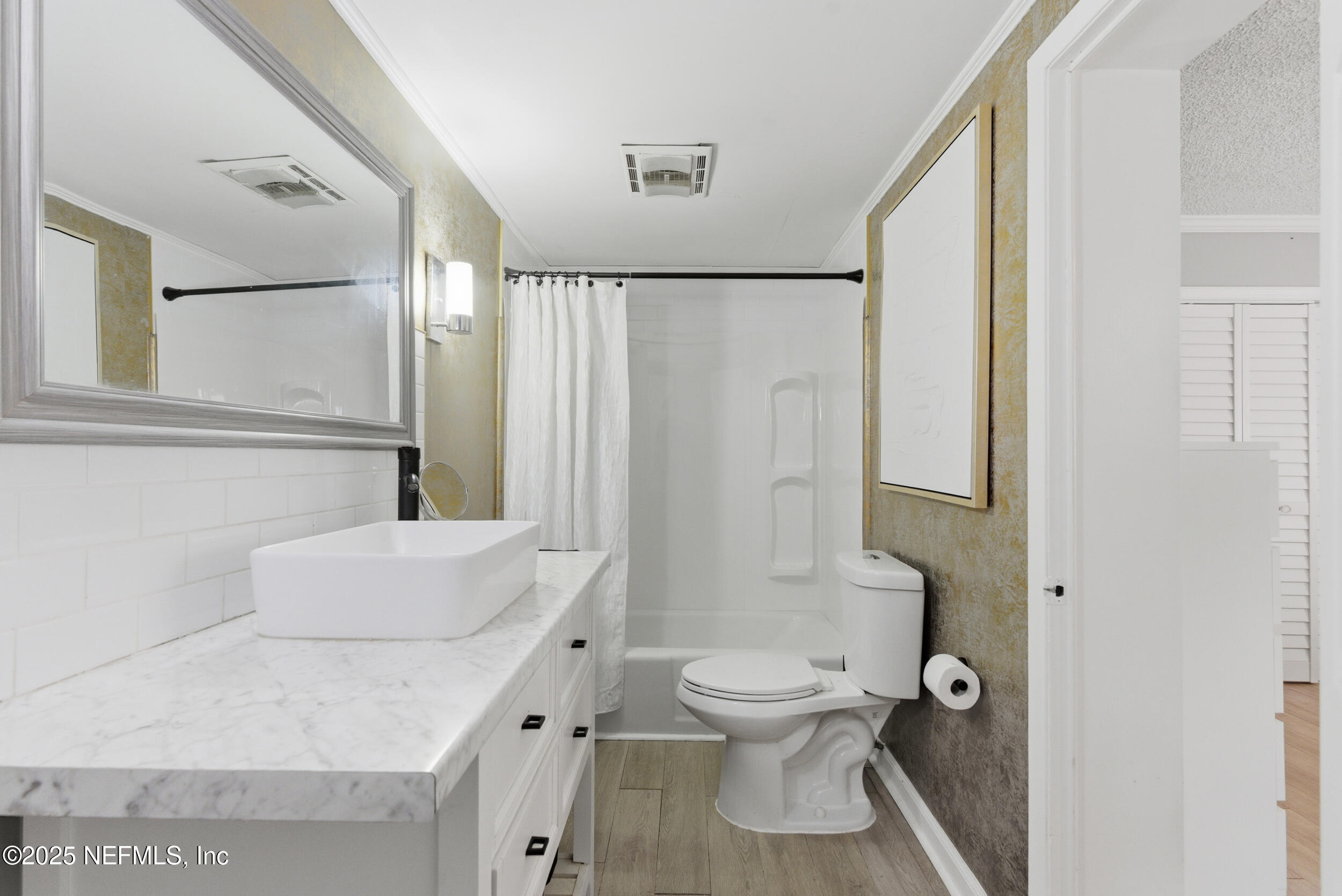 1020 Glynlea Road Jacksonville, FL 32216 - Photo 24 of 44 Main Bathroom