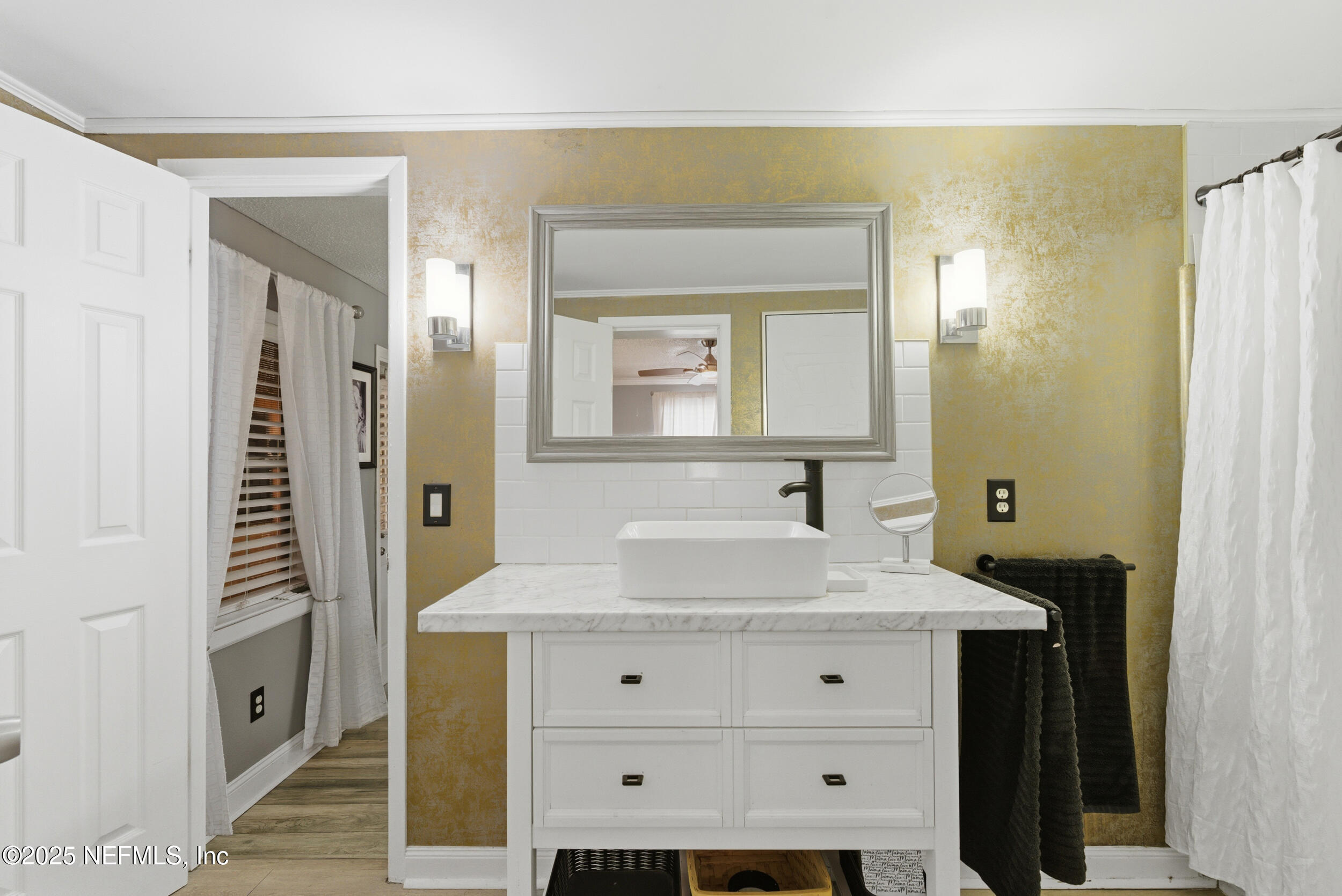 1020 Glynlea Road Jacksonville, FL 32216 - Photo 26 of 44 Main Bathroom