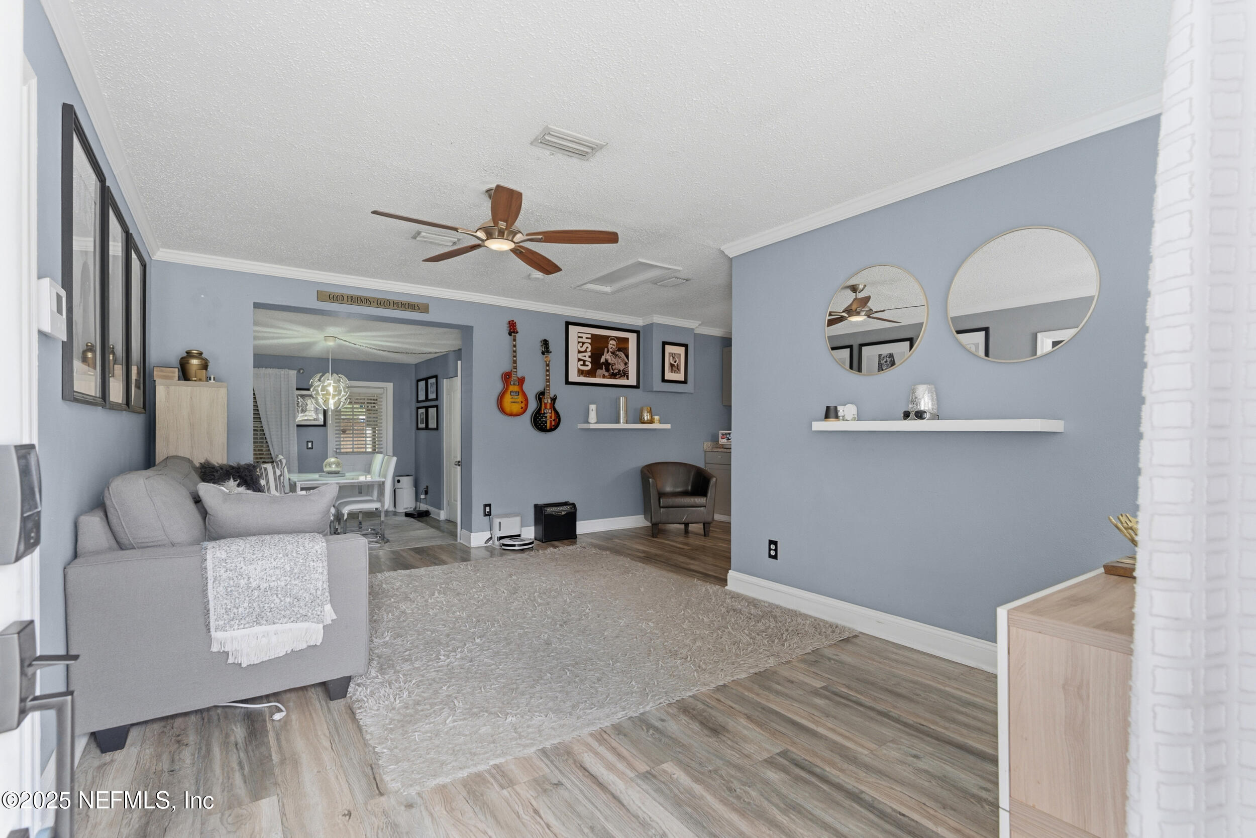 1020 Glynlea Road Jacksonville, FL 32216 - Photo 7 of 44 Living room