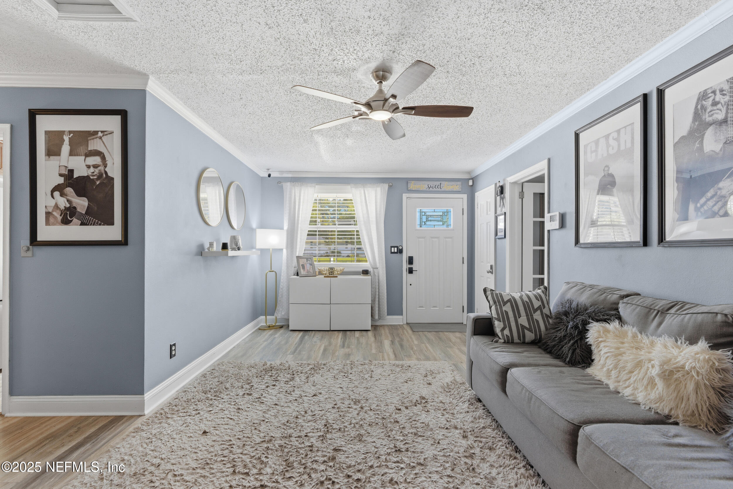 1020 Glynlea Road Jacksonville, FL 32216 - Photo 9 of 44 Living Room