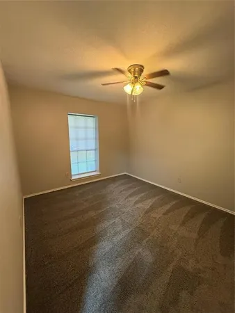 $1,550 | 304 East Hickory Street, Unit A, Kaufman, TX 75142