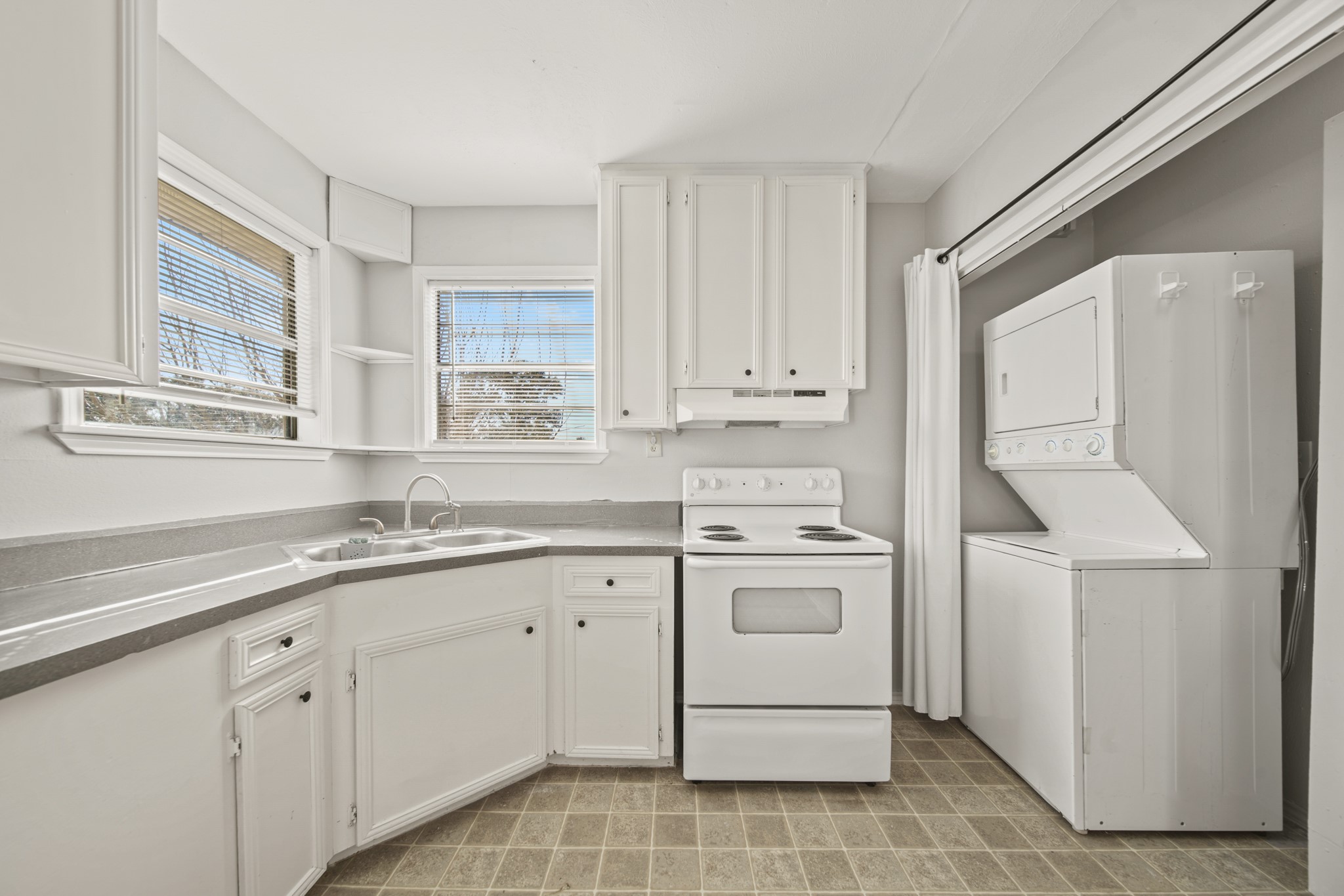 7357 Brace Street Houston, TX 77061 - Photo 7 of 13