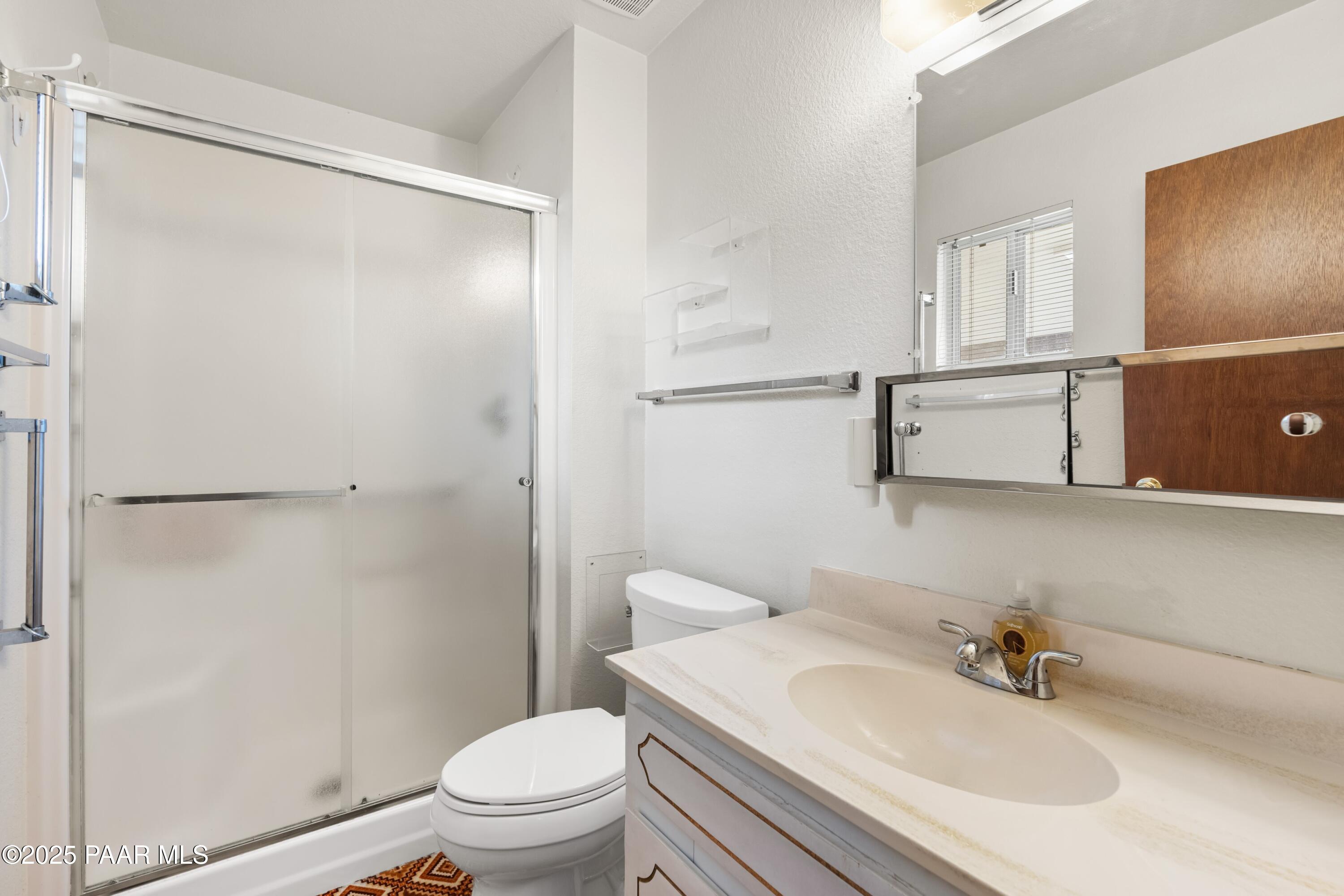 2198 Tonto Ridge Road Prescott, AZ 86305 - Photo 19 of 31 019_Primary Bathroom