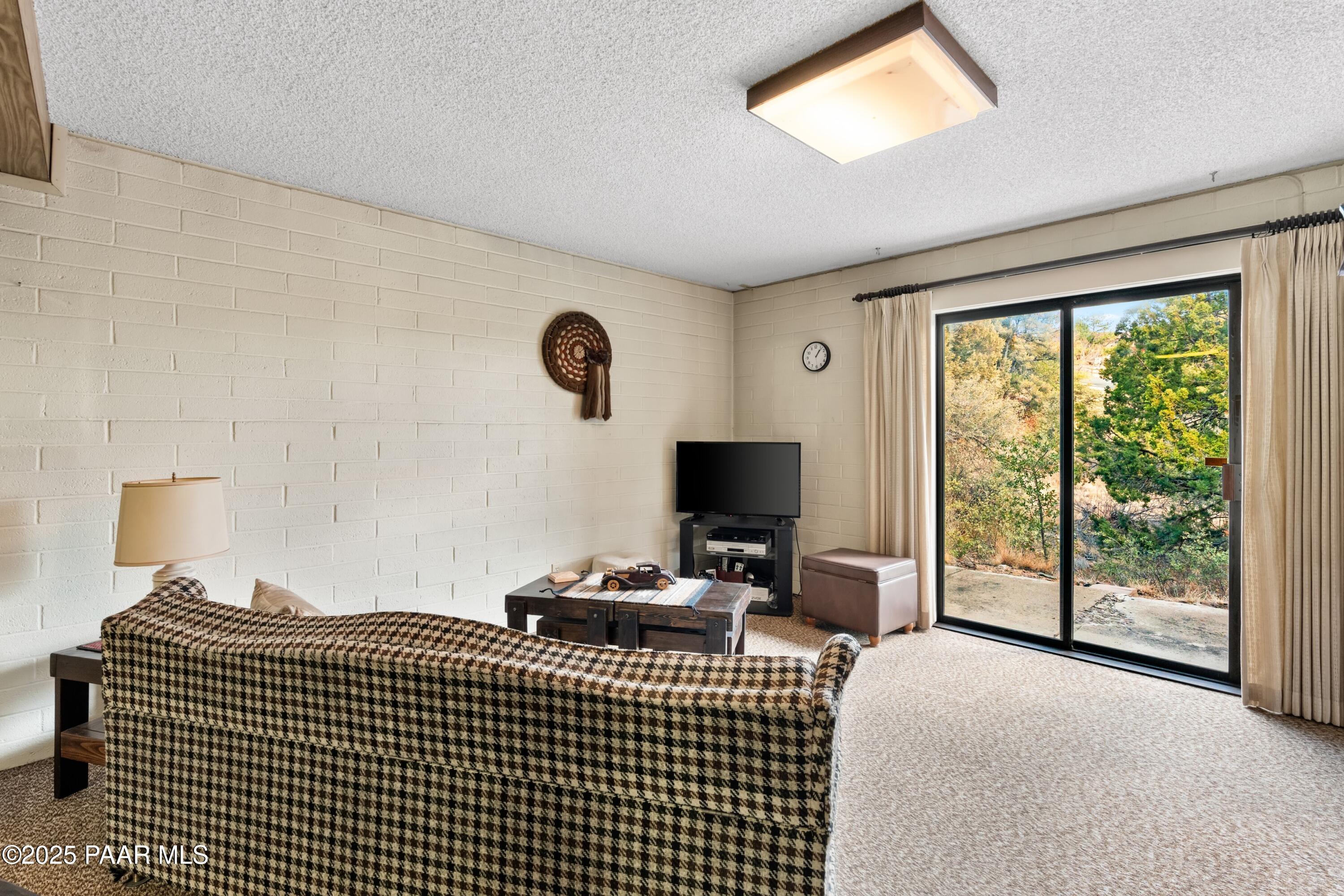 2198 Tonto Ridge Road Prescott, AZ 86305 - Photo 23 of 31 023_Family Room View