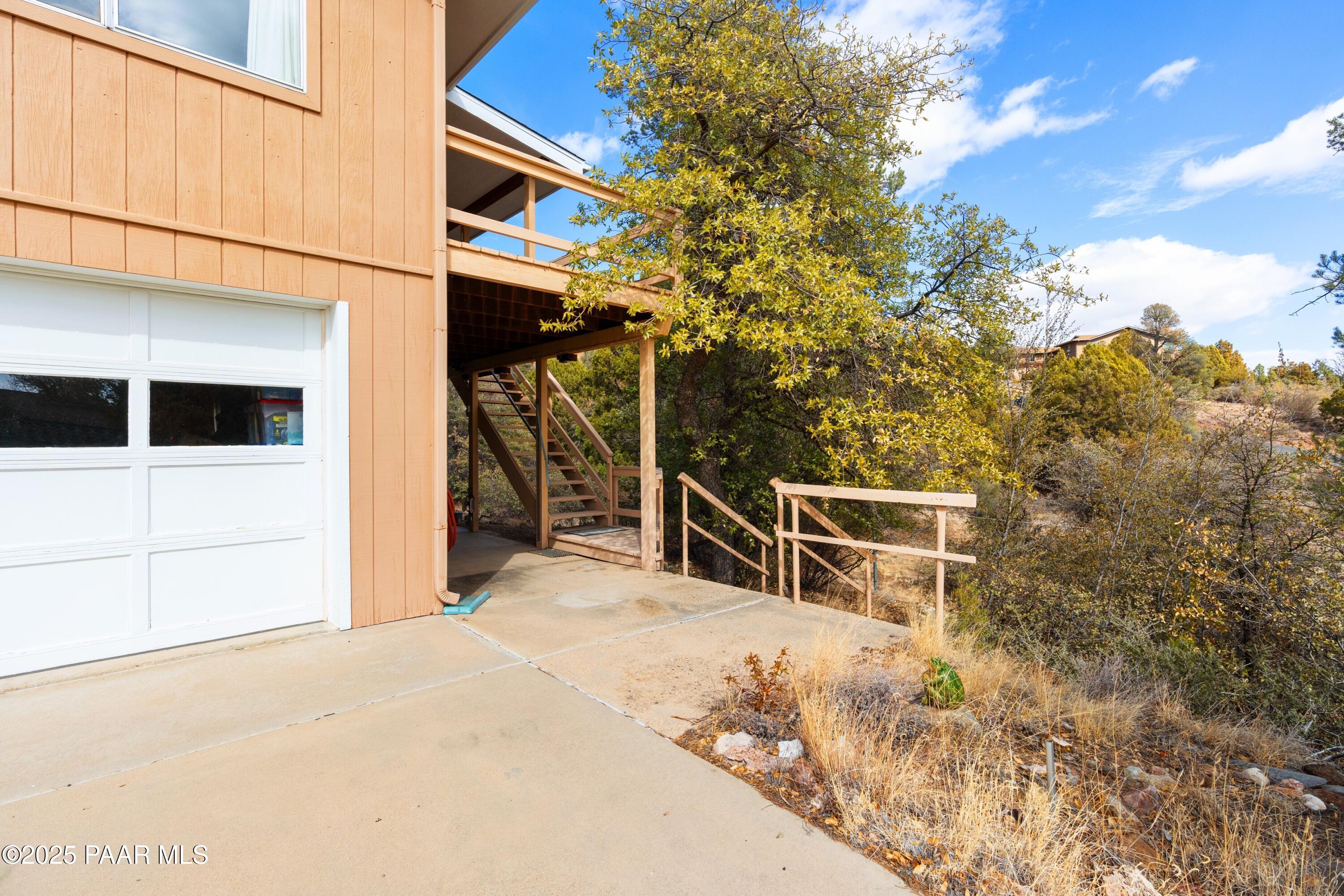 2198 Tonto Ridge Road Prescott, AZ 86305 - Photo 26 of 31 026_Walkway to Deck
