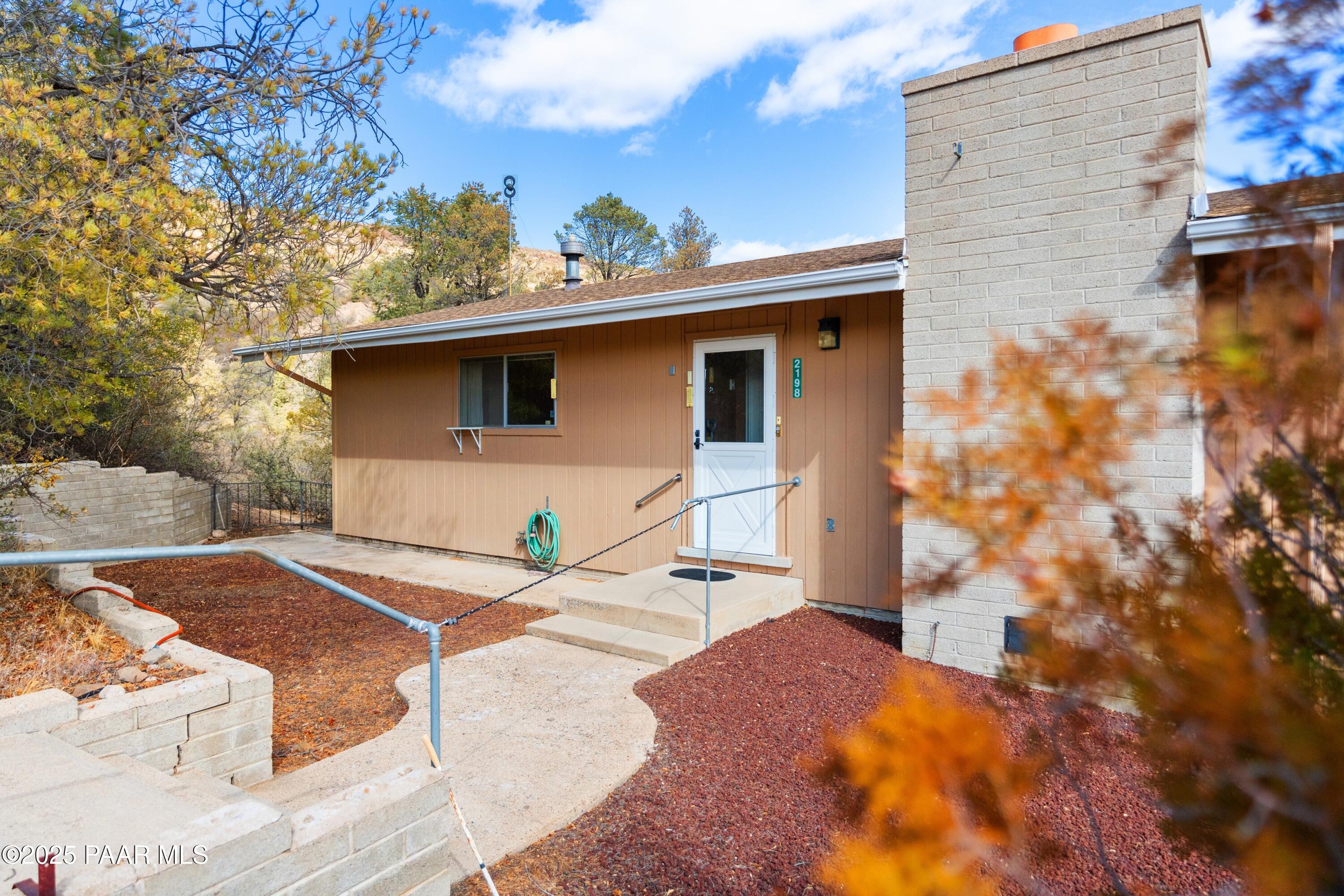 2198 Tonto Ridge Road Prescott, AZ 86305 - Photo 3 of 31 003_Entryway