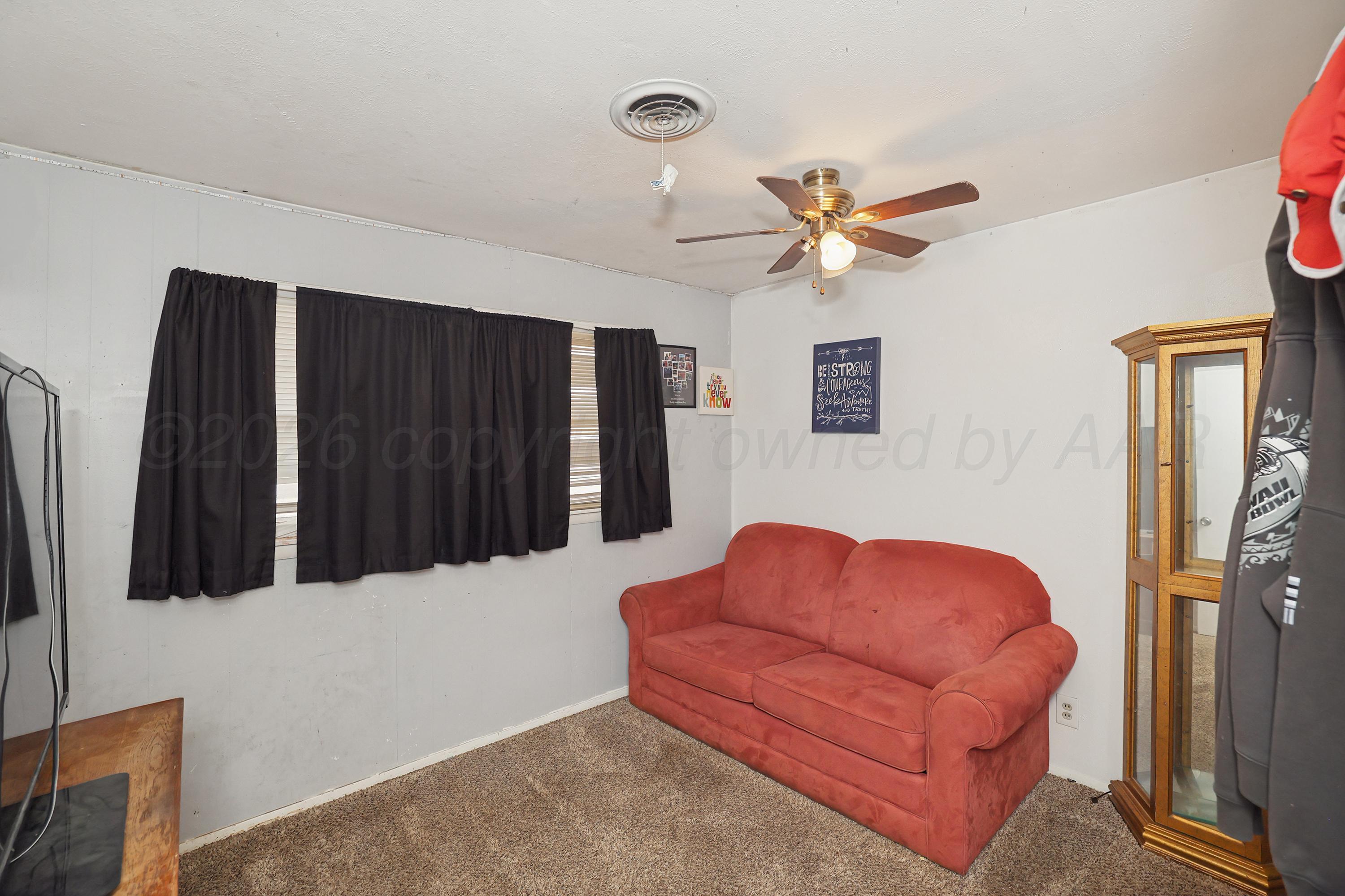 2321 Bell Street Amarillo, TX 79106 - Photo 14 of 24 a living room with furniture