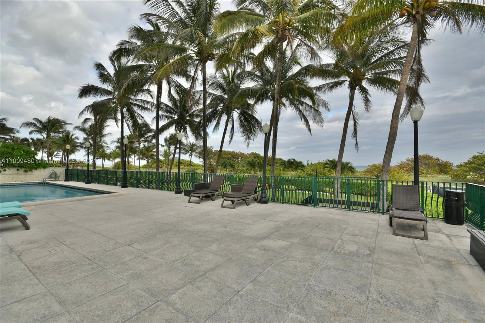 9195 Collins Avenue, Unit 811 Surfside, FL 33154 - Photo 28 of 31