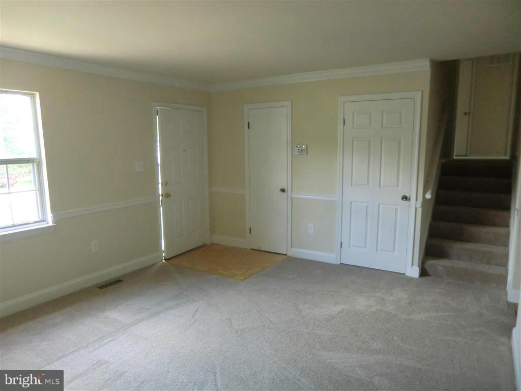 24126 Welsh Road Gaithersburg, MD 20882 - Photo 3 of 30 Living Room