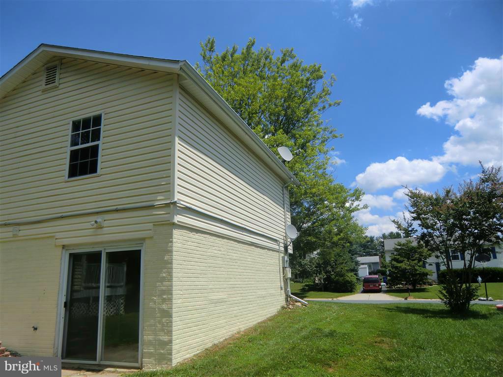 24126 Welsh Road Gaithersburg, MD 20882 - Photo 29 of 30 Exterior (Rear)