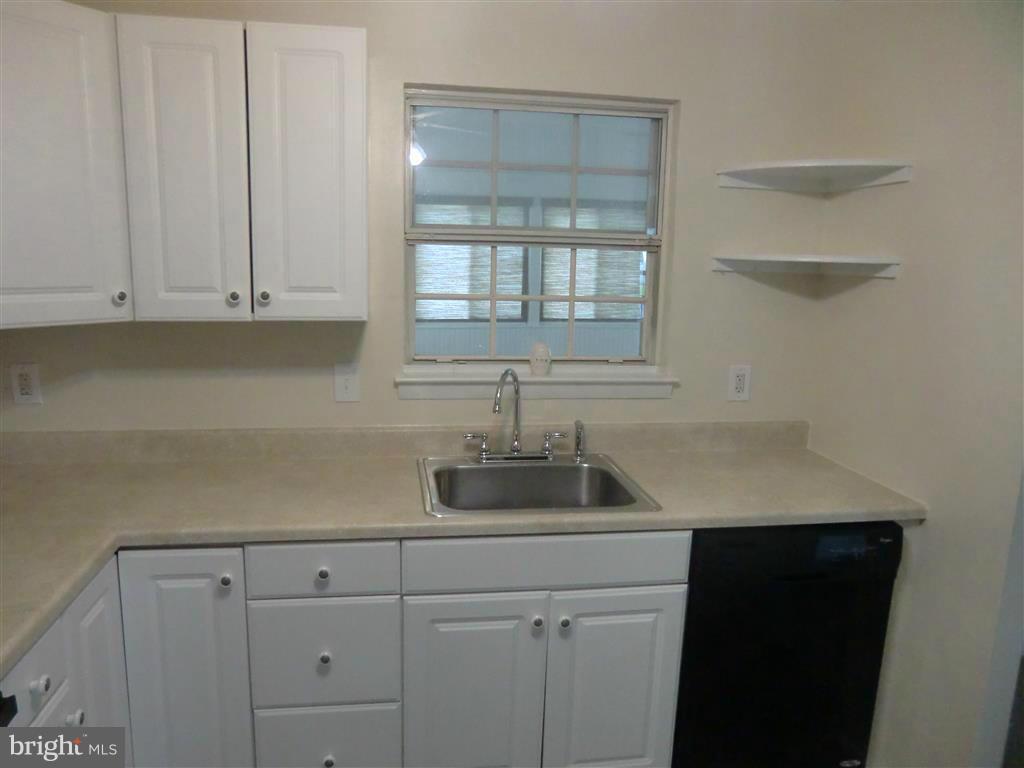 24126 Welsh Road Gaithersburg, MD 20882 - Photo 10 of 30 Kitchen