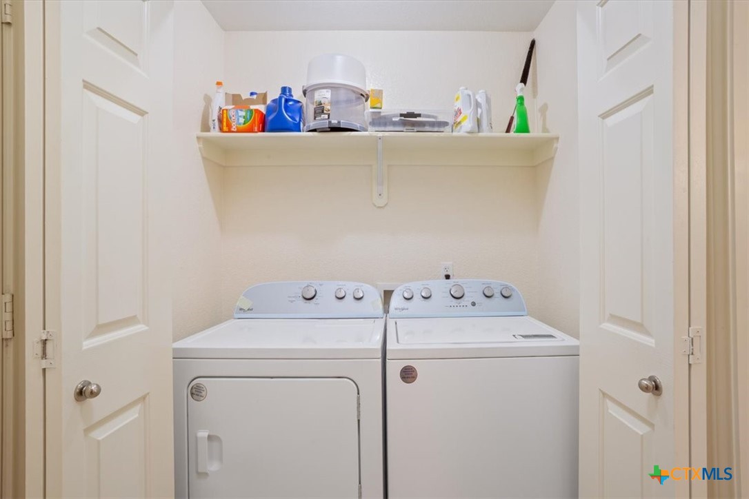 2817 North 12th Street Temple, TX 76501 - Photo 20 of 23 a utility room with dryer and washer