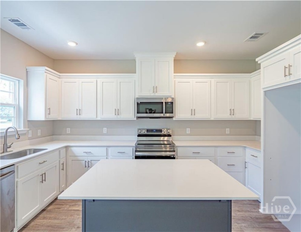 107 Waters Circle Pembroke, GA 31321 - Photo 4 of 32 PREVIOUSLY BUILT BECKETT PLAN BY LAWRENCE ALEXANDER HOMES.