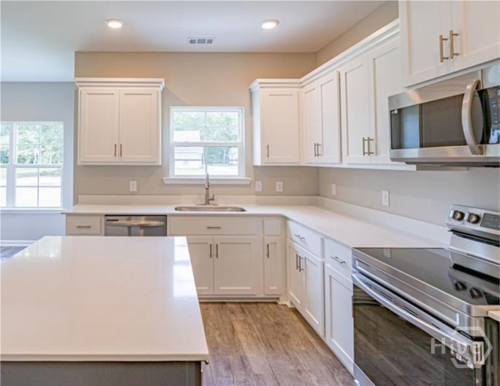 107 Waters Circle Pembroke, GA 31321 - Photo 6 of 32 PREVIOUSLY BUILT BECKETT PLAN BY LAWRENCE ALEXANDER HOMES.