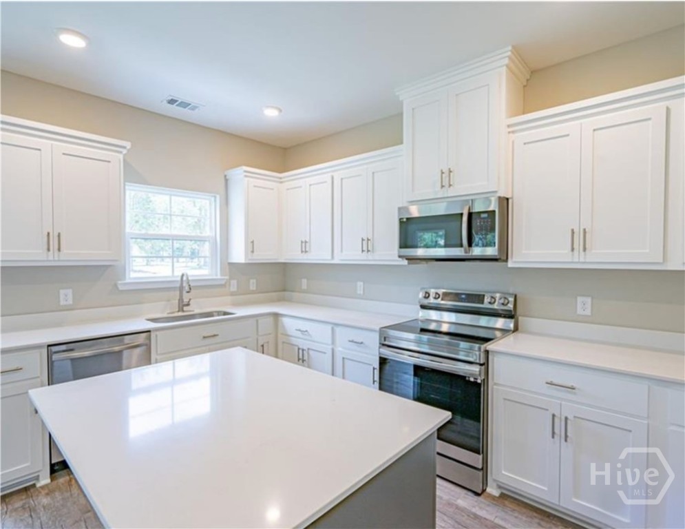 107 Waters Circle Pembroke, GA 31321 - Photo 7 of 32 PREVIOUSLY BUILT BECKETT PLAN BY LAWRENCE ALEXANDER HOMES.