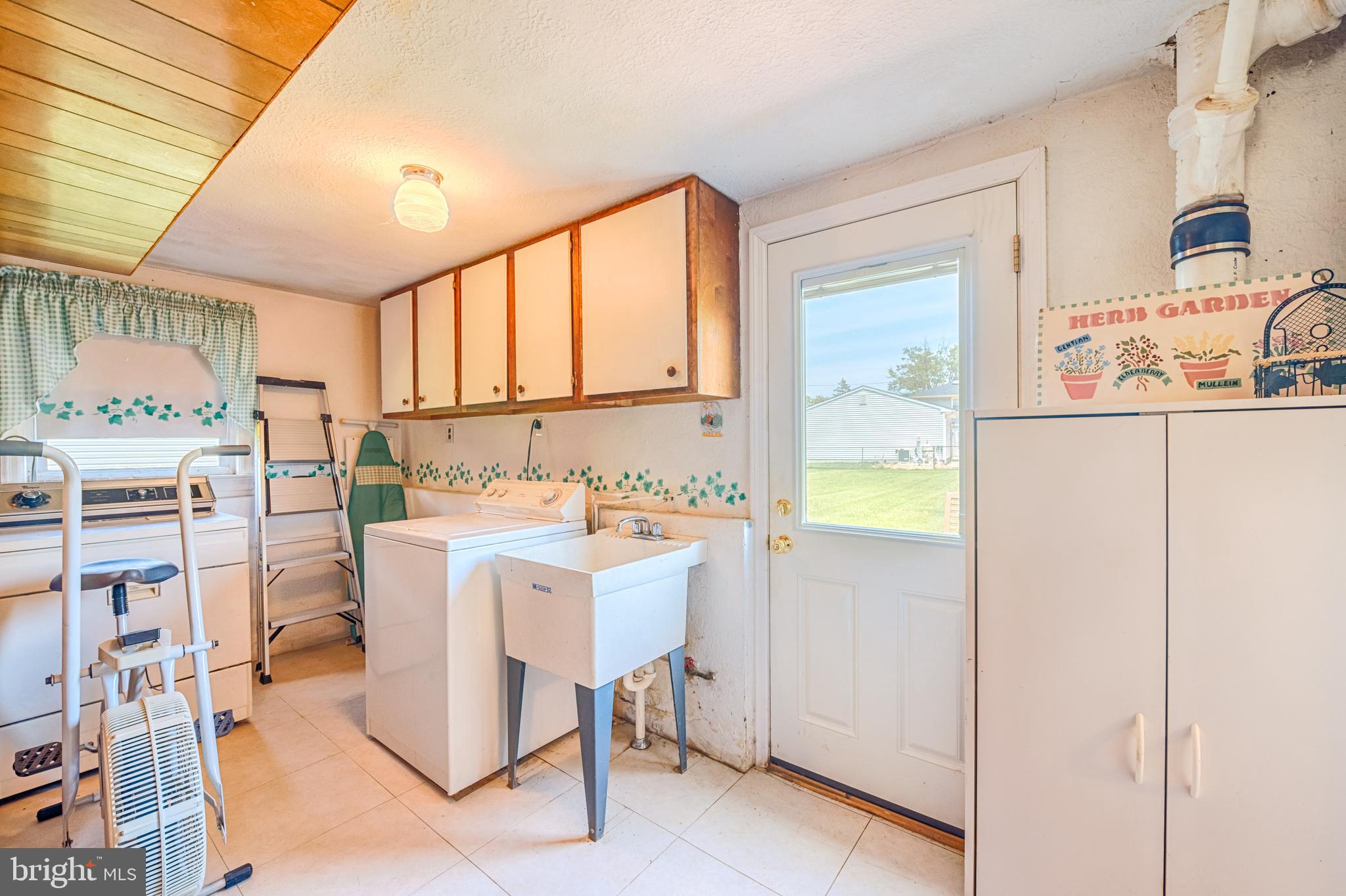 573 Cornell Road Burlington, NJ 08016 - Photo 14 of 29 Laundry Room