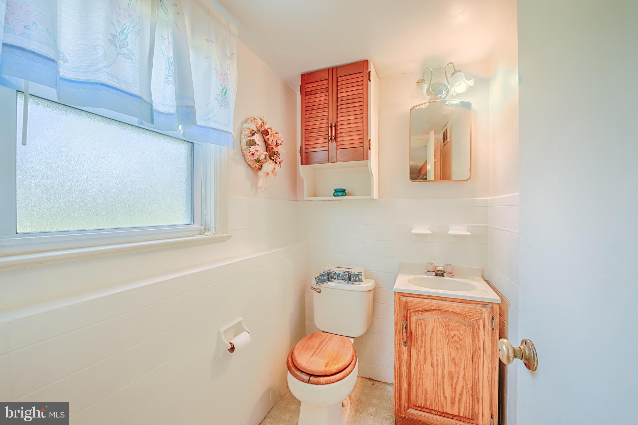 573 Cornell Road Burlington, NJ 08016 - Photo 15 of 29 1/2 Bathroom