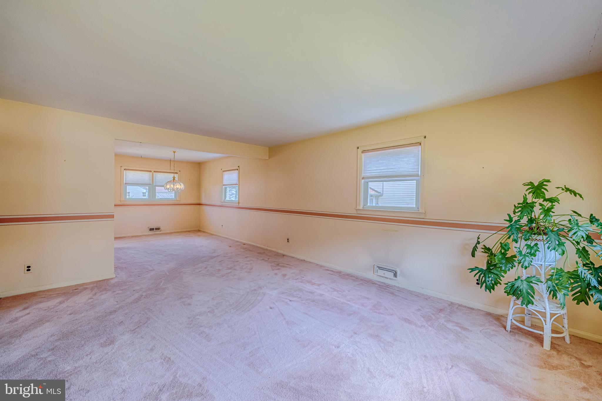 573 Cornell Road Burlington, NJ 08016 - Photo 6 of 29 Family Room