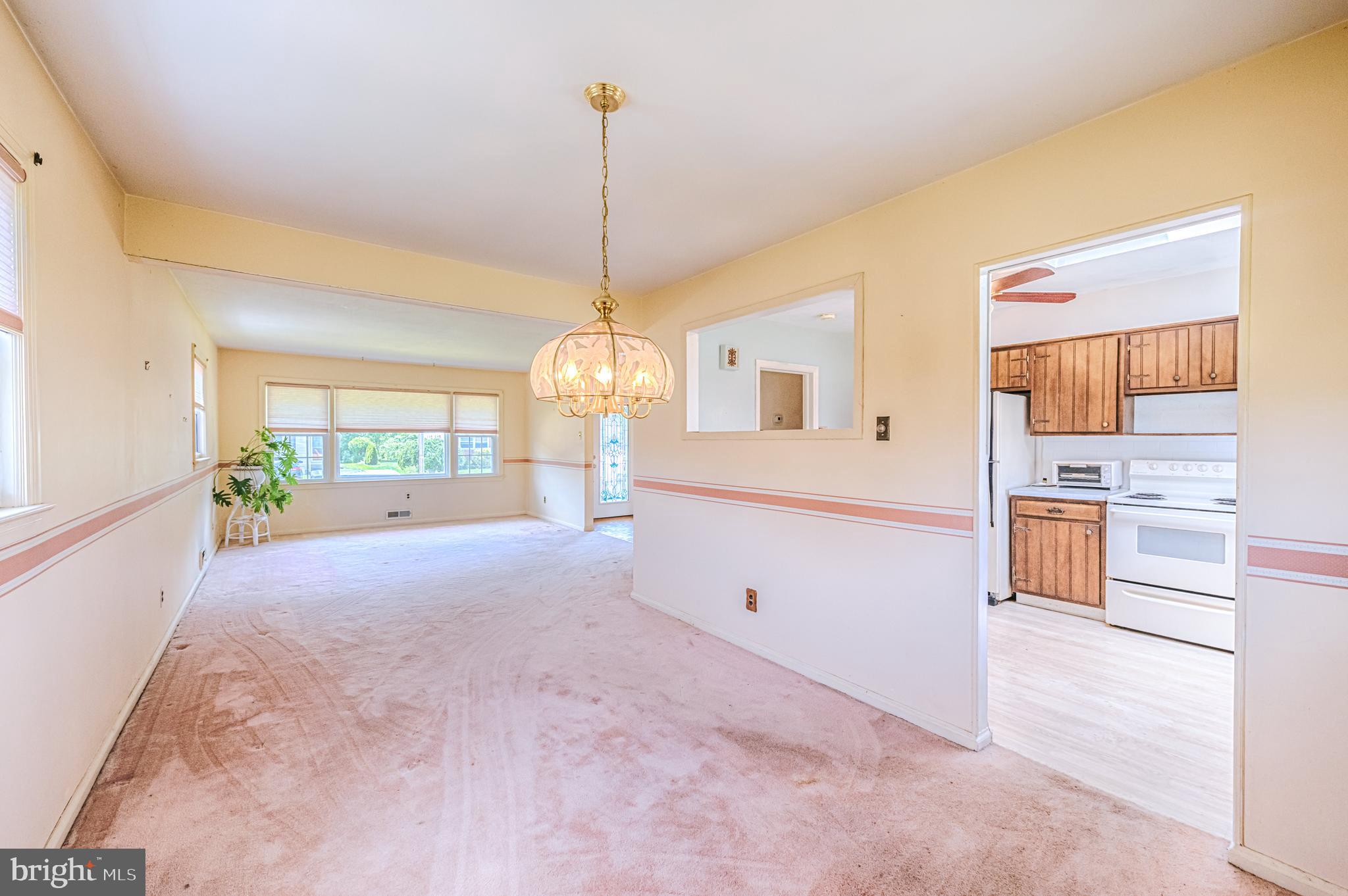 573 Cornell Road Burlington, NJ 08016 - Photo 9 of 29 Dining Room