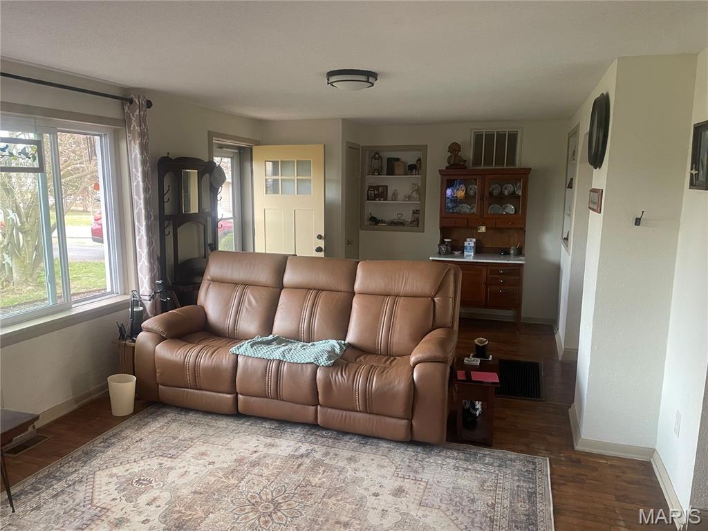 5625 Circle Drive High Ridge, MO 63049 - Photo 4 of 19