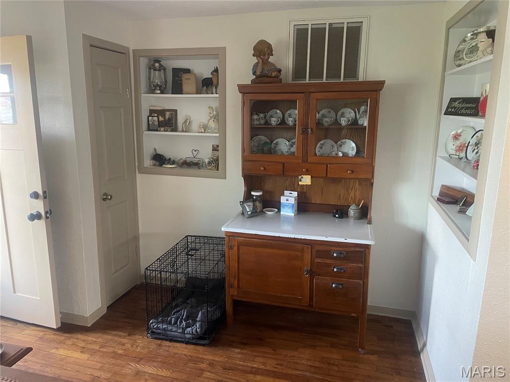 5625 Circle Drive High Ridge, MO 63049 - Photo 9 of 19