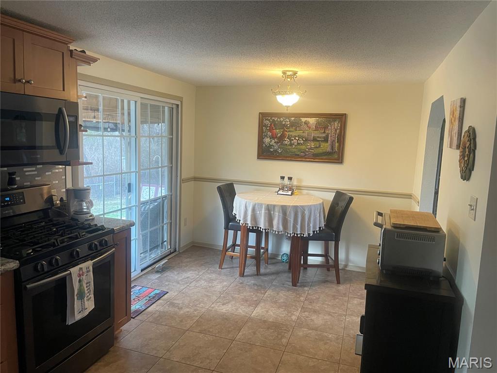 5625 Circle Drive High Ridge, MO 63049 - Photo 10 of 19