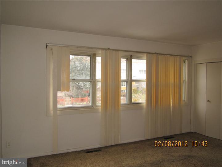 2739 East Country Club Road Philadelphia, PA 19131 - Photo 7 of 9 Bedroom - Main