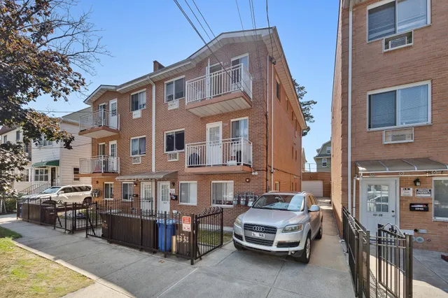 a car parked in front of a building