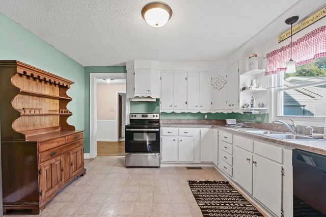 $179,900 | 110 West Warren Street, St. Joseph, IL 61873