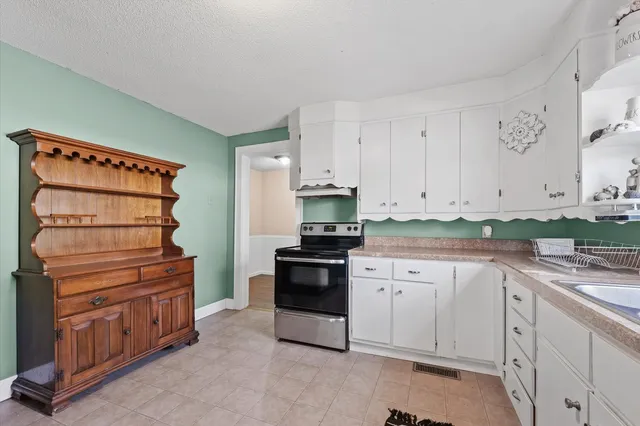 $179,900 | 110 West Warren Street, St. Joseph, IL 61873