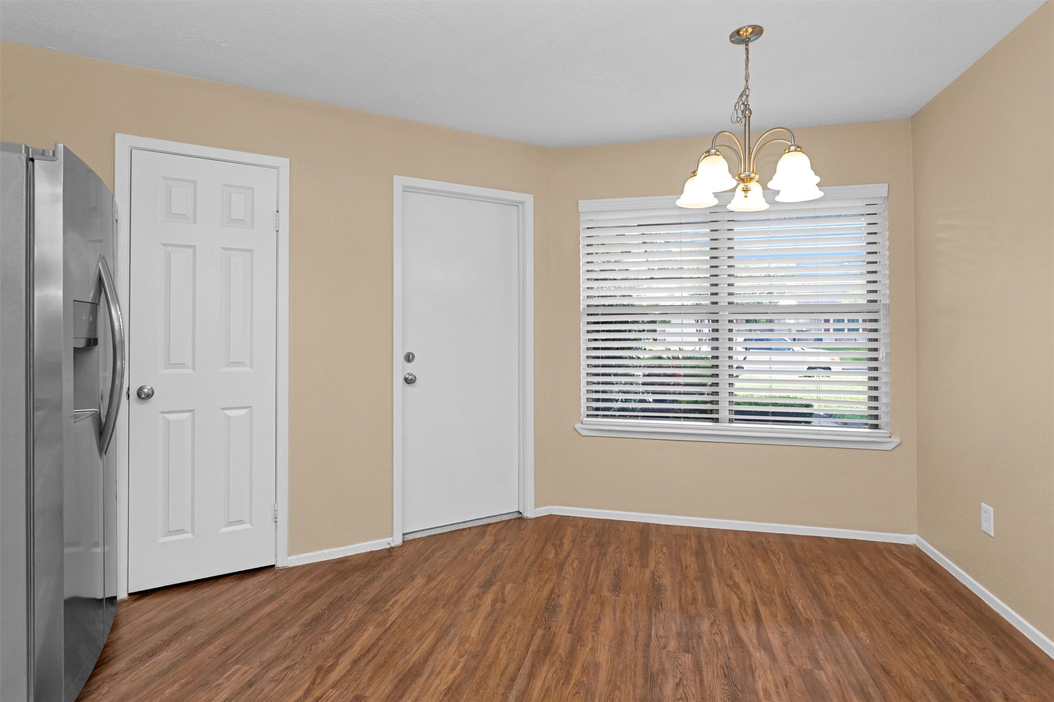 4807 Bridgemont Lane Spring, TX 77388 - Photo 13 of 42 Breakfast area