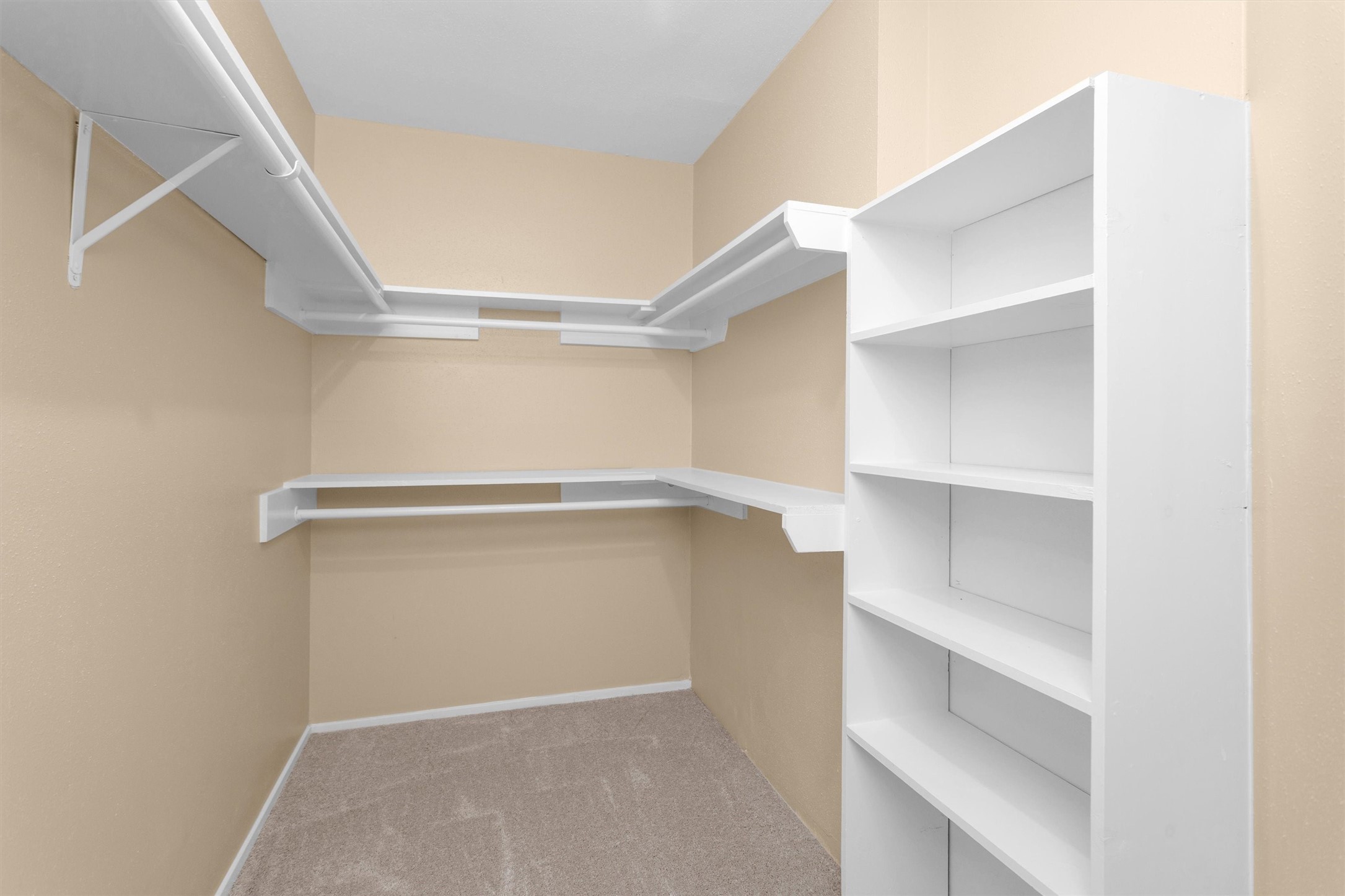 4807 Bridgemont Lane Spring, TX 77388 - Photo 21 of 42 Primary BR closet 10x5