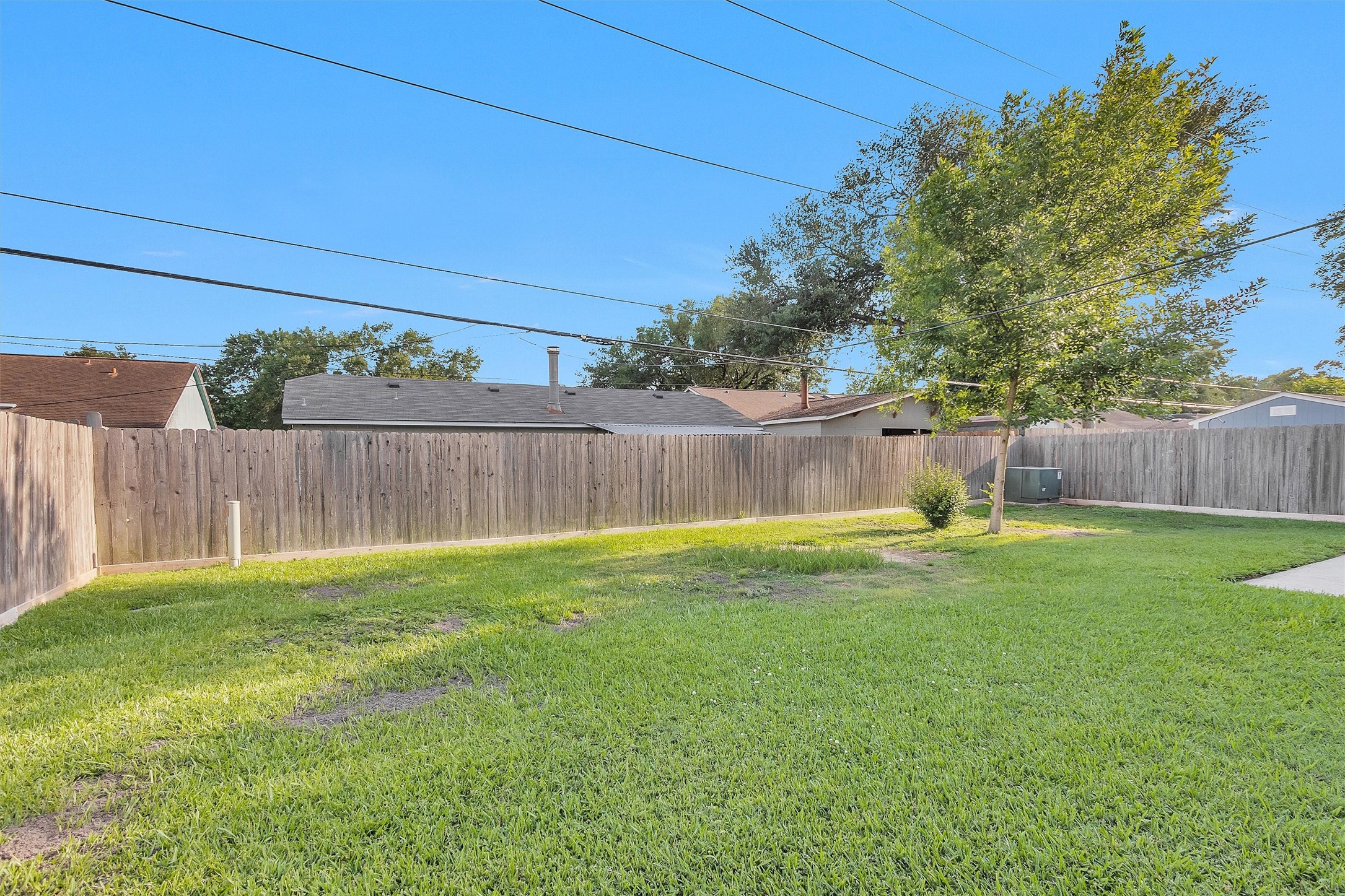 4807 Bridgemont Lane Spring, TX 77388 - Photo 35 of 42 Nice shade tree in your backyard.