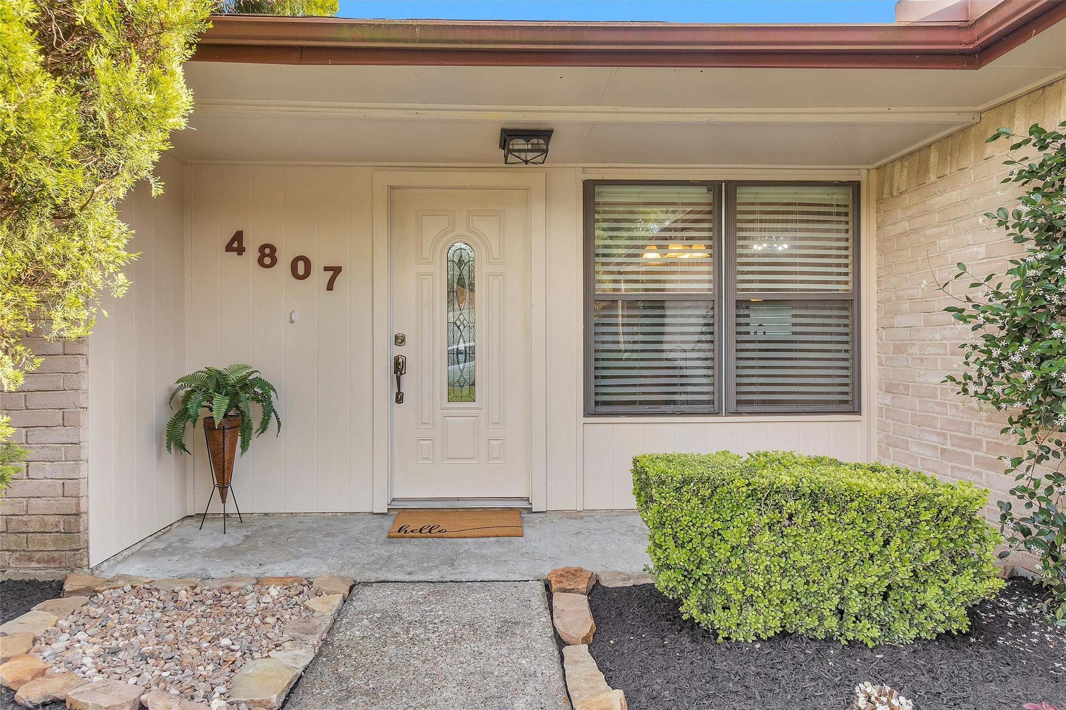4807 Bridgemont Lane Spring, TX 77388 - Photo 5 of 42 Serenity! Enjoy touring this light and bright home!