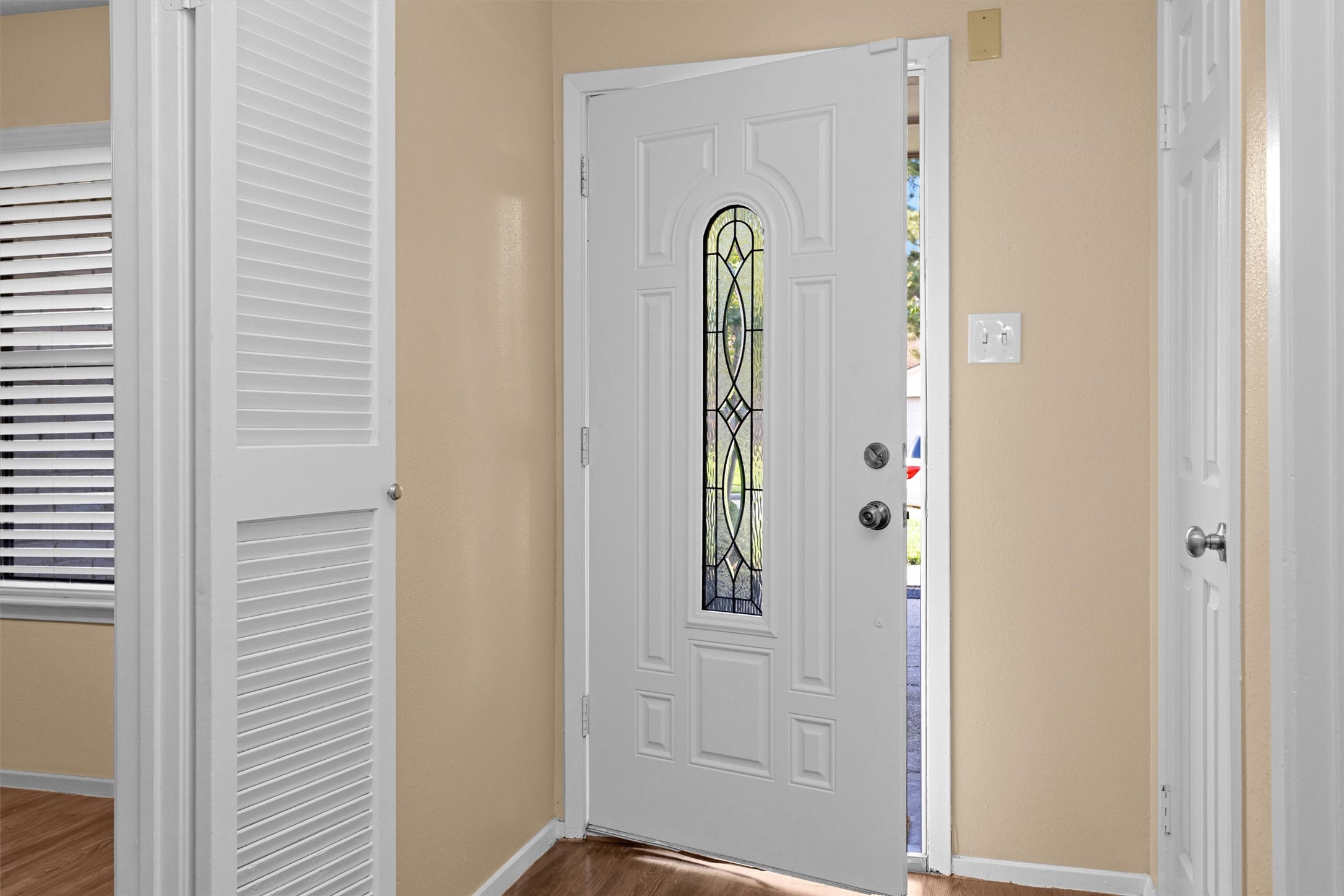 4807 Bridgemont Lane Spring, TX 77388 - Photo 6 of 42 Welcome Home!