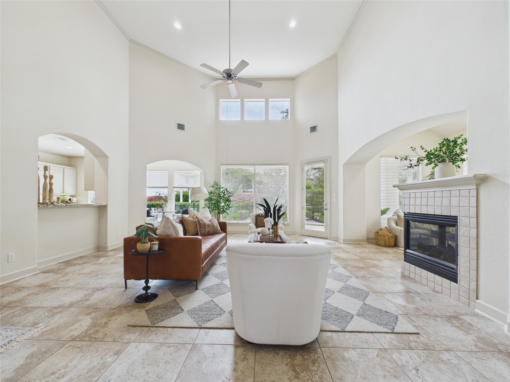 403 Harborside Way Kemah, TX 77565 - Photo 19 of 39 Soaring ceilings and great natural light from the many large windows