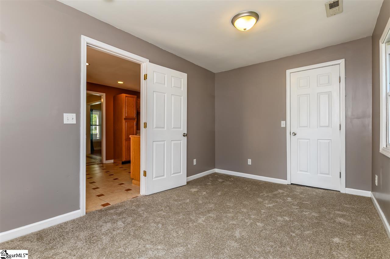 205 Craig Street Fountain Inn, SC 29644 - Photo 29 of 35