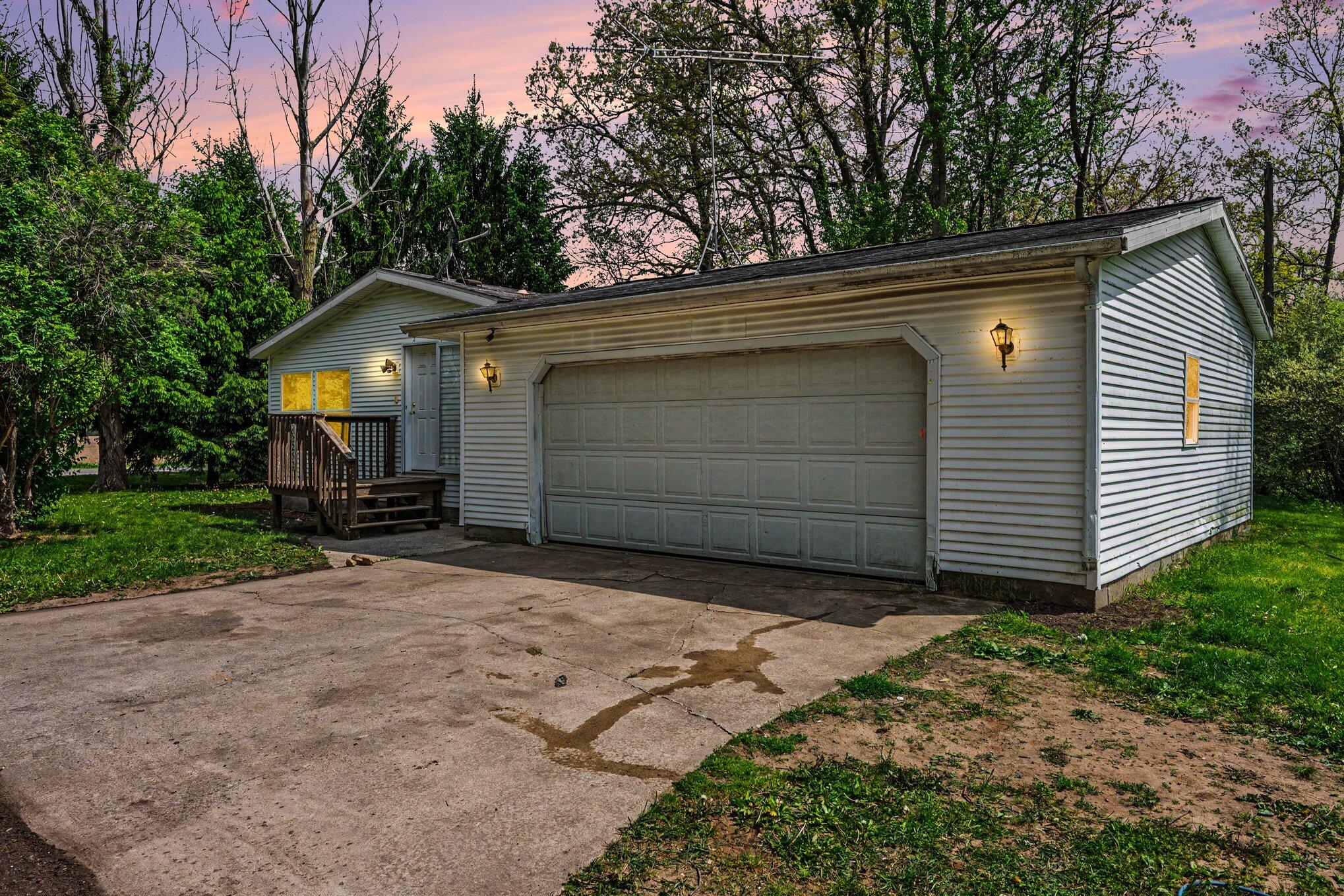 62252 Shaffer Road Constantine, MI 49042 - Photo 1 of 17 001_crs_2491_t_829